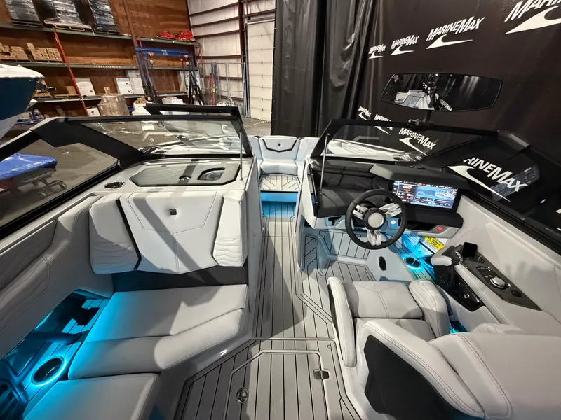 Slide: The Image of Nautique Super Air Nautique G23 2026 - 27