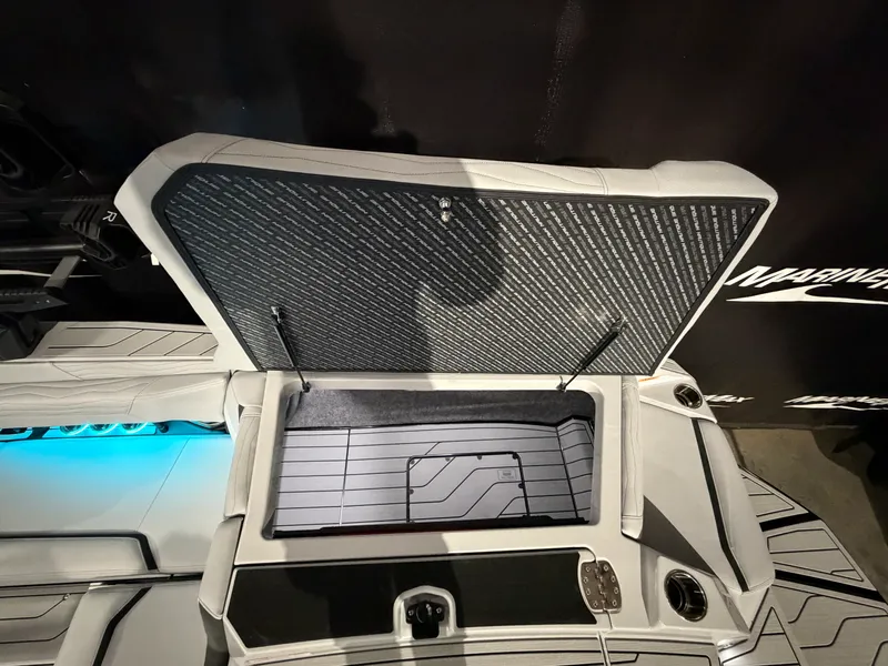 Slide: The Image of Nautique Super Air Nautique G23 2026 - 14