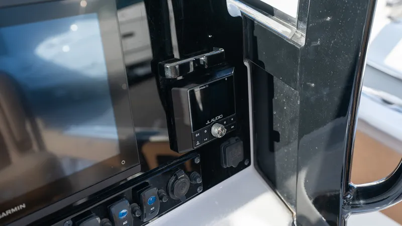 Slide: The Image of Sea Hunt 25 ULTRA 2021 - 20