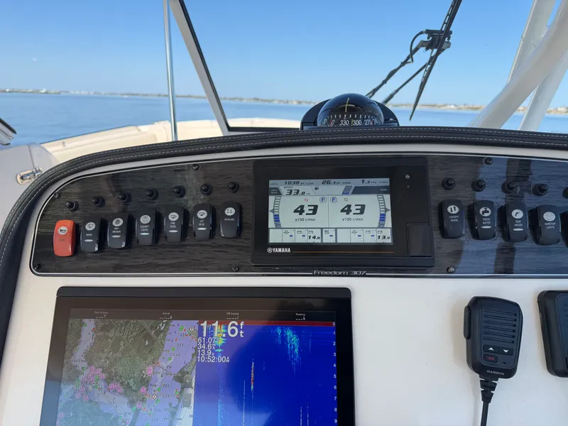 Slide: The Image of Grady-White 307 FREEDOM 2021 - 12