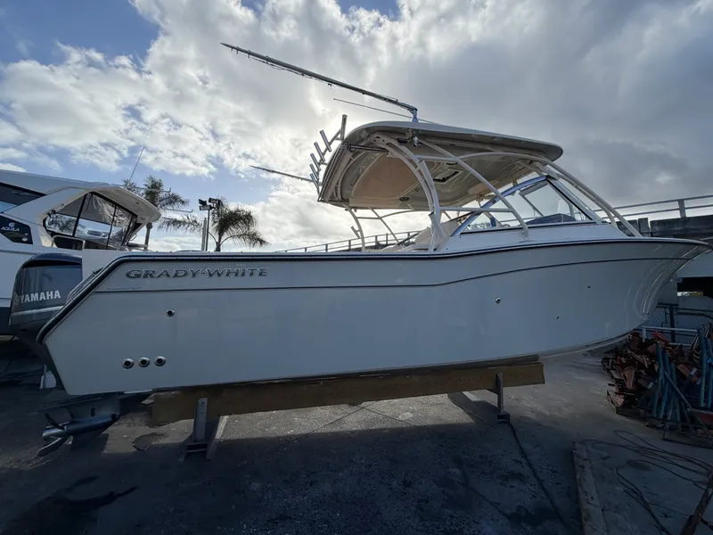 Slide: The Image of Grady-White 307 FREEDOM 2021 - 2