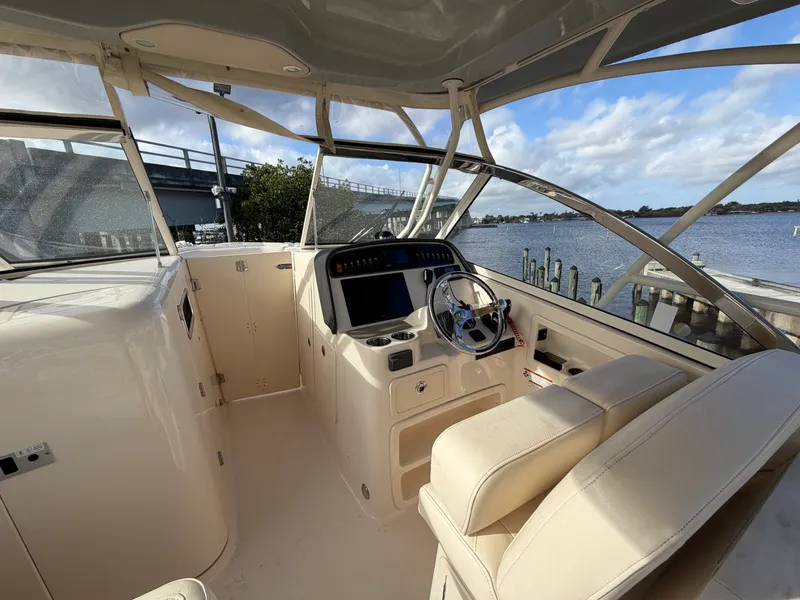 Slide: The Image of Grady-White 307 FREEDOM 2021 - 21