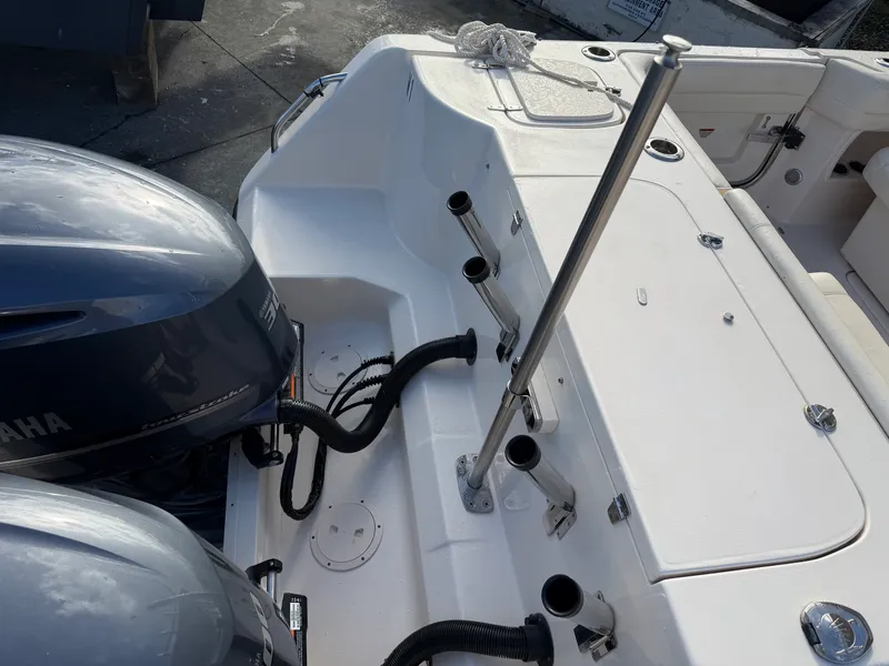 Slide: The Image of Grady-White 307 FREEDOM 2021 - 27