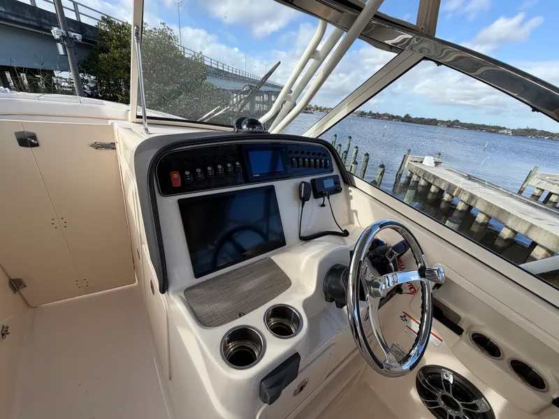 Slide: The Image of Grady-White 307 FREEDOM 2021 - 31