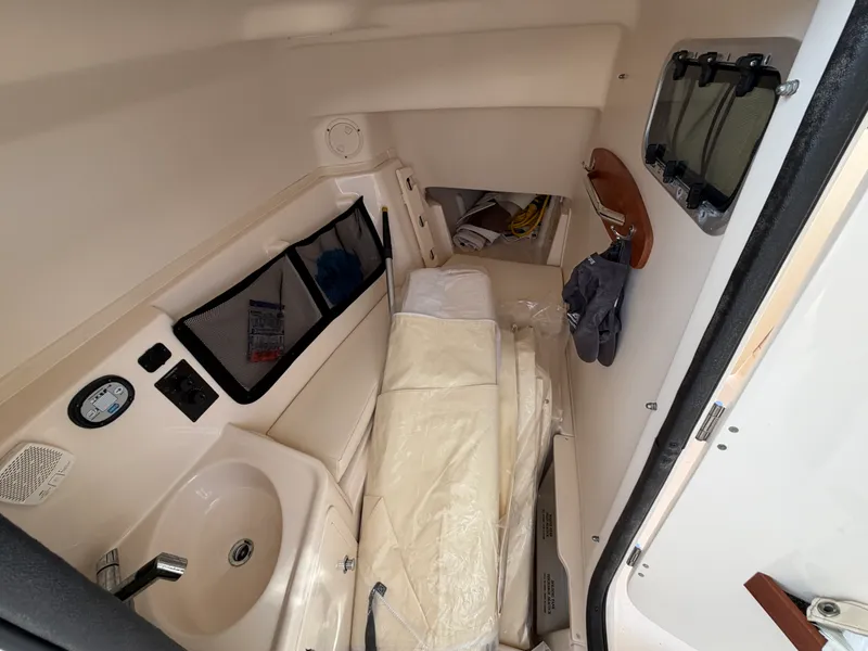 Slide: The Image of Grady-White 307 FREEDOM 2021 - 32