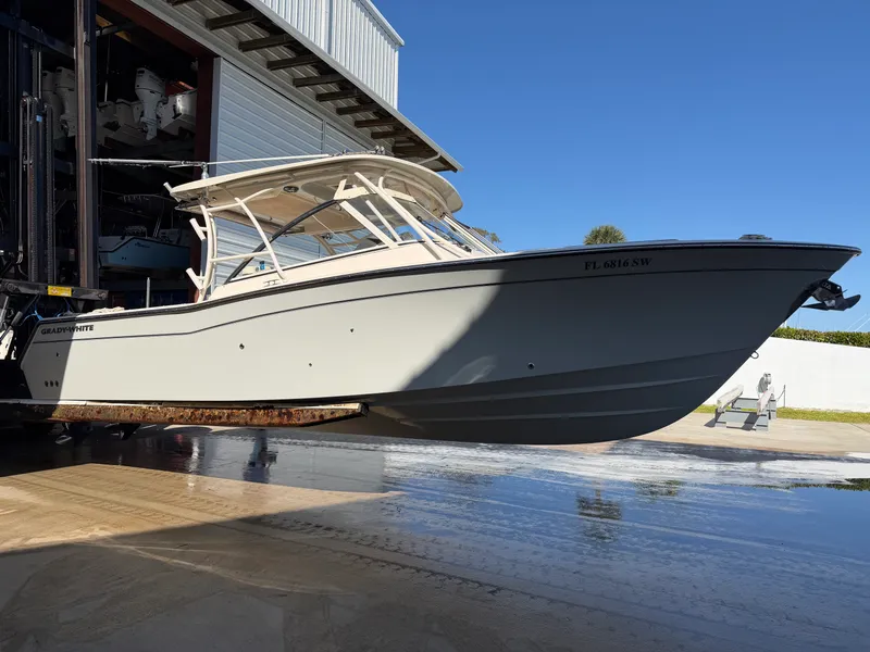 Slide: The Image of Grady-White 307 FREEDOM 2021 - 6