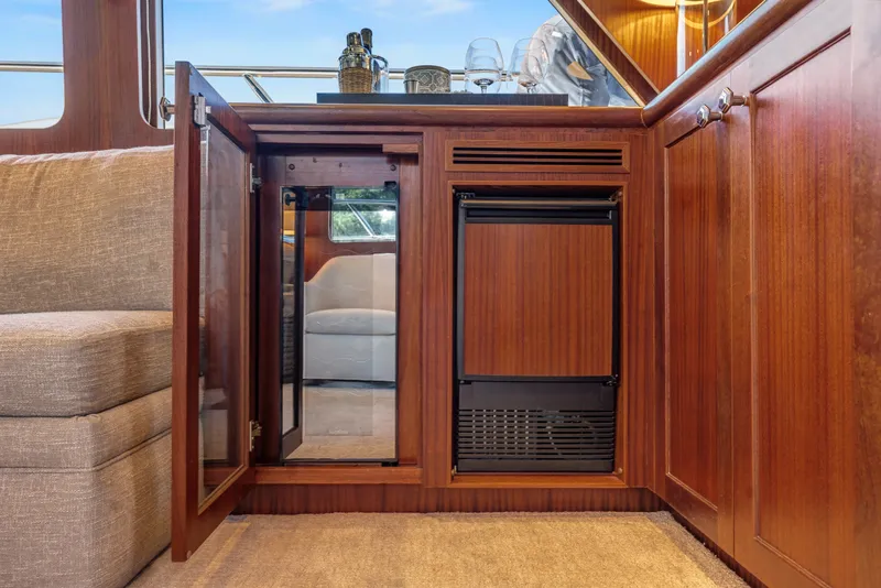 Slide: The Image of Ocean Alexander 65 PILOTHOUSE 2013 - 16