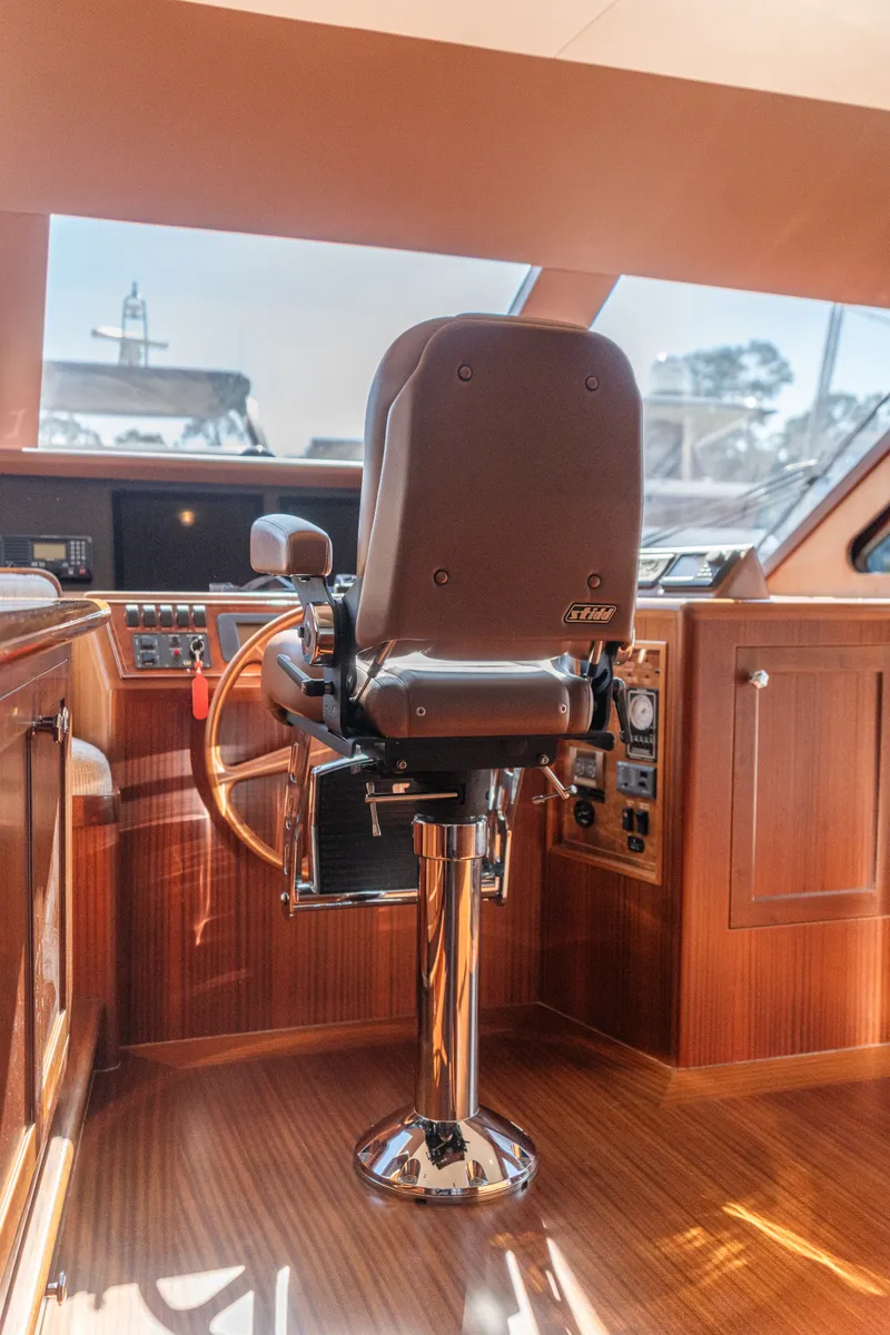 Slide: The Image of Ocean Alexander 65 PILOTHOUSE 2013 - 32