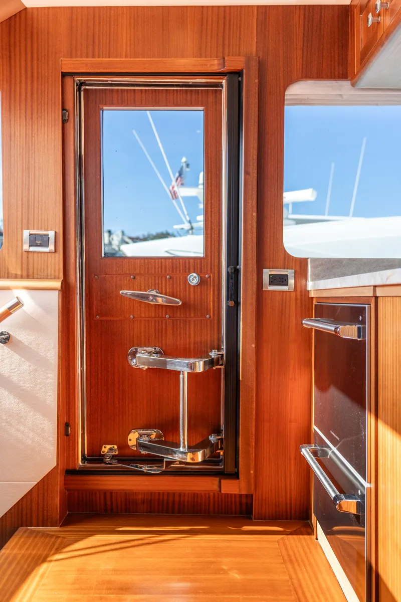 Slide: The Image of Ocean Alexander 65 PILOTHOUSE 2013 - 41