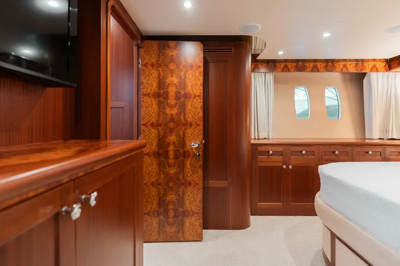 Slide: The Image of Ocean Alexander 65 PILOTHOUSE 2013 - 60