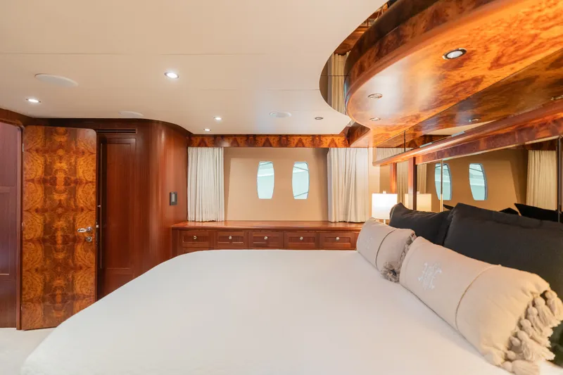 Slide: The Image of Ocean Alexander 65 PILOTHOUSE 2013 - 66