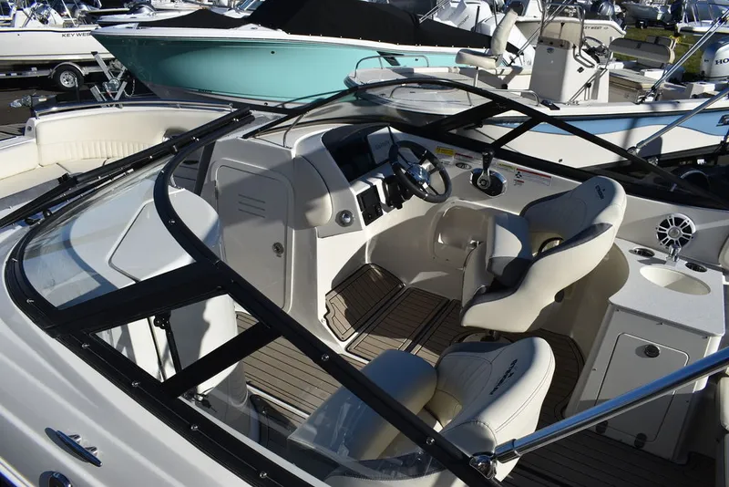 Slide: The Image of Stingray 231DC 2024 - 15