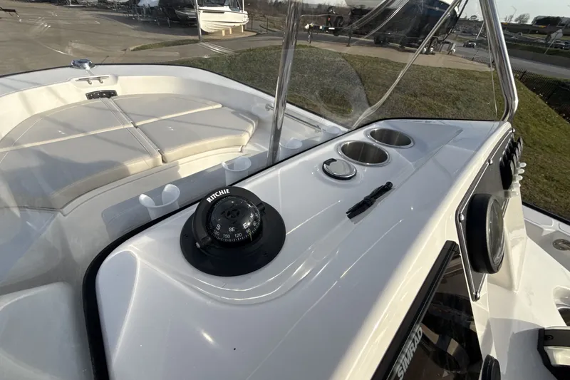 Slide: The Image of Boston Whaler 170 Montauk 2026 - 19