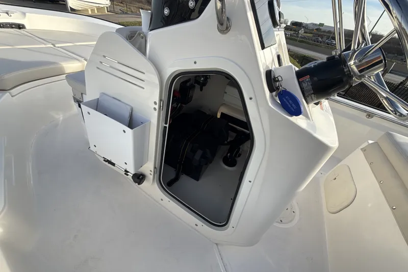 Slide: The Image of Boston Whaler 170 Montauk 2026 - 21