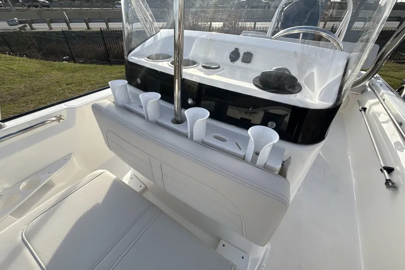 Slide: The Image of Boston Whaler 170 Montauk 2026 - 25