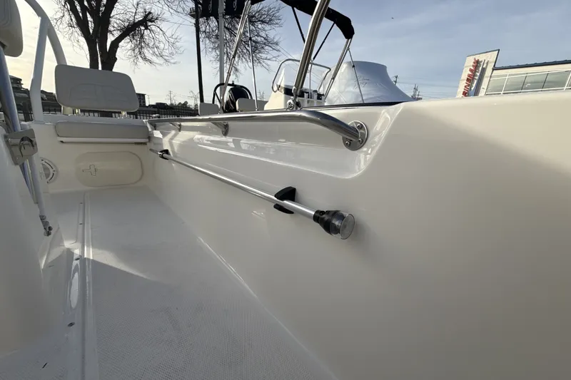 Slide: The Image of Boston Whaler 170 Montauk 2026 - 29