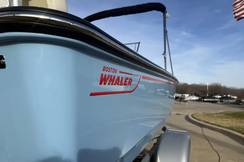 Slide: The Image of Boston Whaler 170 Montauk 2026 - 5