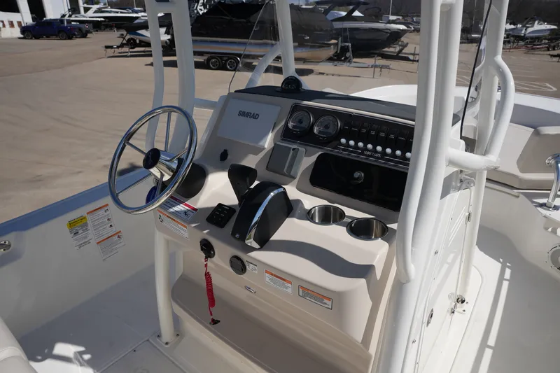 Slide: The Image of Boston Whaler 210 Montauk 2026 - 21