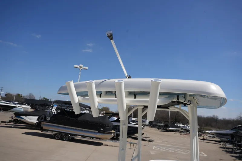 Slide: The Image of Boston Whaler 210 Montauk 2026 - 14