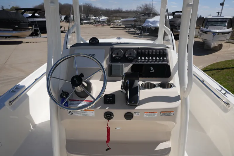 Slide: The Image of Boston Whaler 210 Montauk 2026 - 22