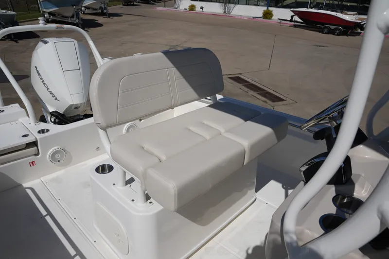 Slide: The Image of Boston Whaler 210 Montauk 2026 - 19