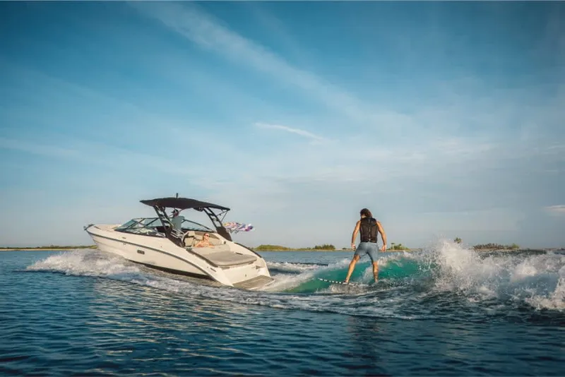 Slide: The Image of Sea Ray SLX 260 Surf 2025 - 4