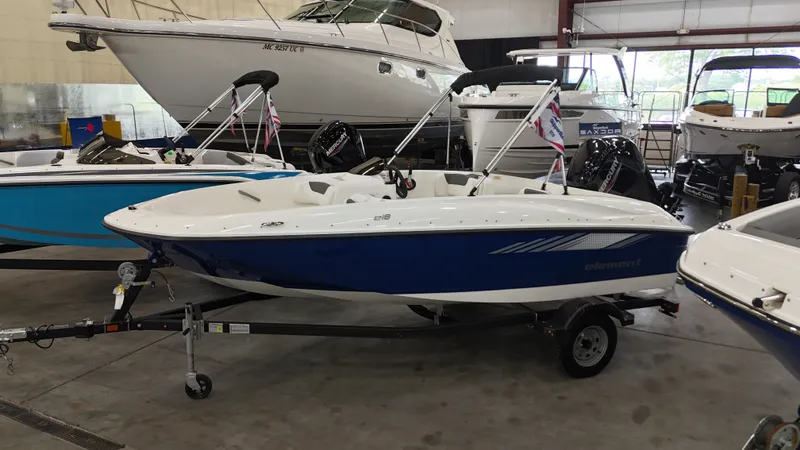 The Image of Bayliner E16LE 2026 - 0