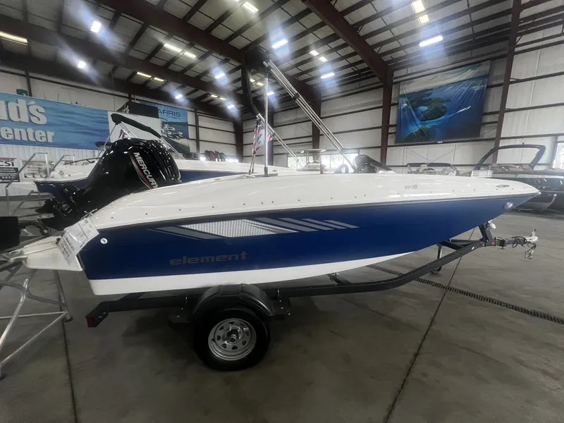 The Image of Bayliner E16LE 2026 - 0