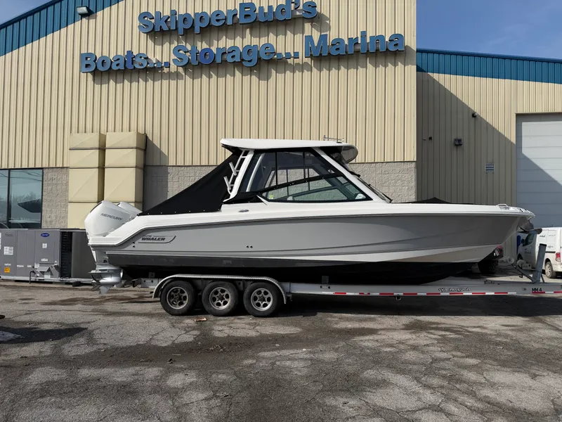 Slide: The Image of Boston Whaler 28 VANTAGE 2025 - 2