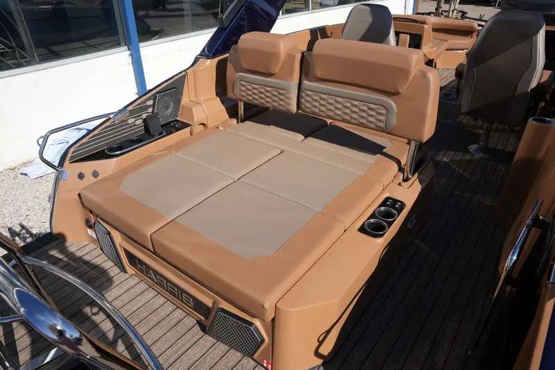 Slide: The Image of Harris 250CRW 2026 - 23