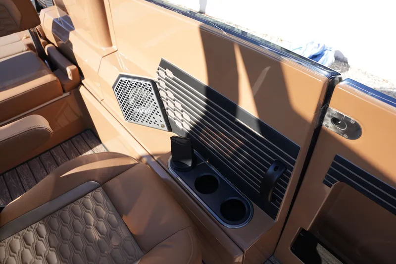 Slide: The Image of Harris 250CRW 2026 - 31