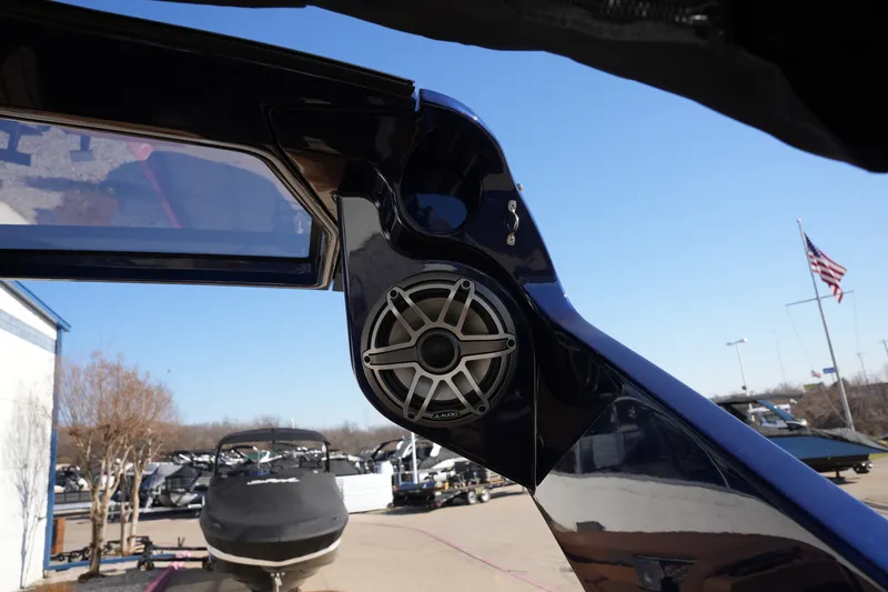 Slide: The Image of Harris 250CRW 2026 - 50