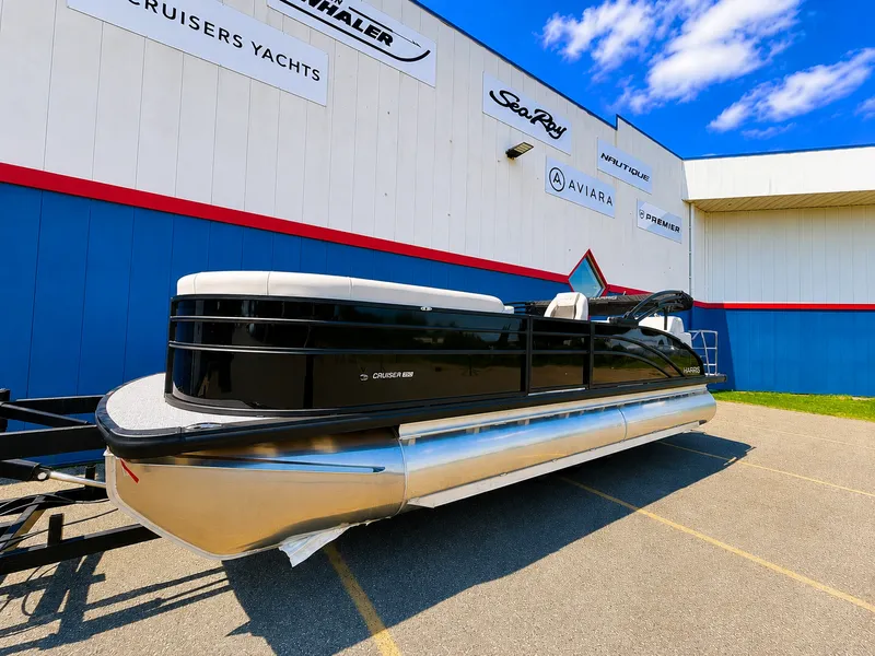 Slide: The Image of Harris Cruiser 230 2026 - 3