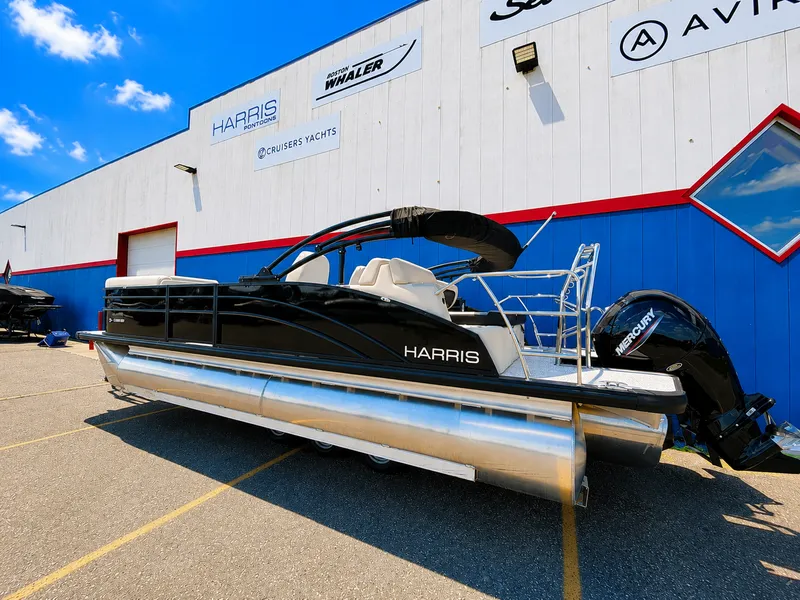 Slide: The Image of Harris Cruiser 230 2026 - 4