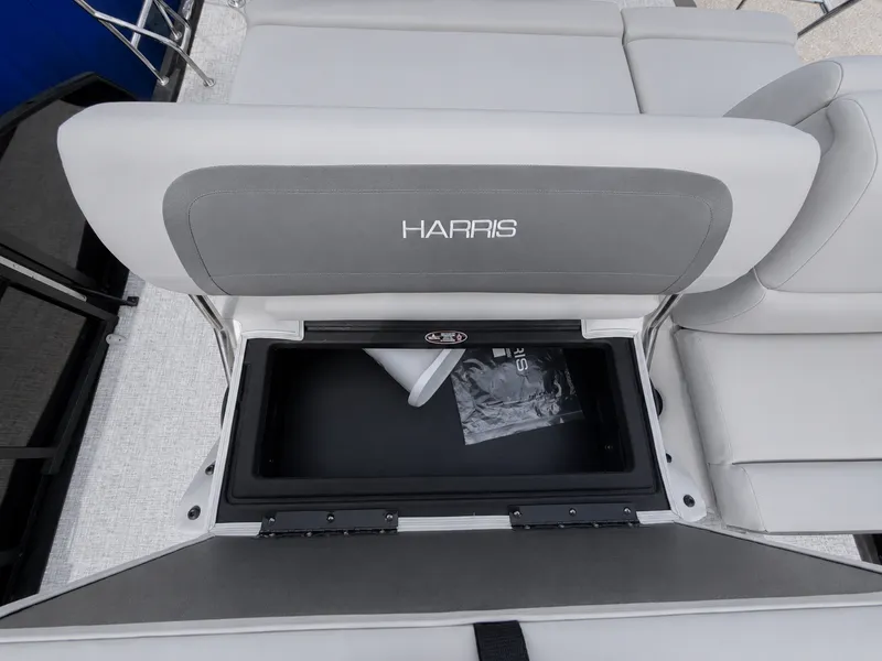 Slide: The Image of Harris Cruiser 230 2026 - 9