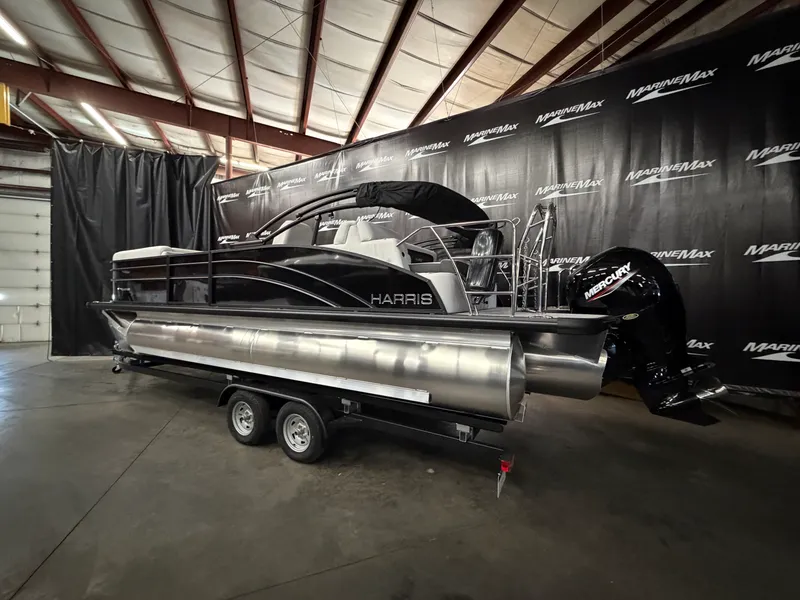 Slide: The Image of Harris Cruiser 230 2026 - 5
