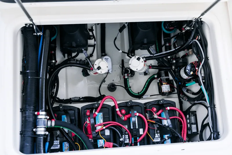 Slide: The Image of Boston Whaler 280 Outrage 2026 - 148