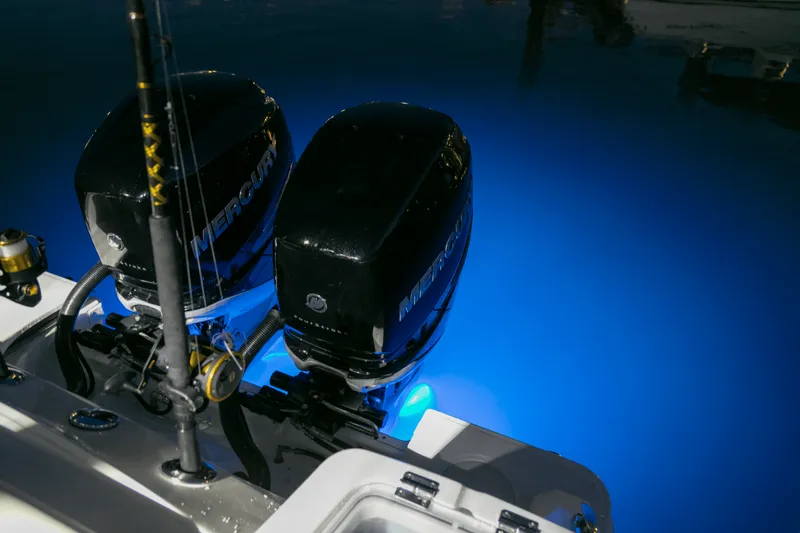 Slide: The Image of Boston Whaler 280 Outrage 2026 - 154