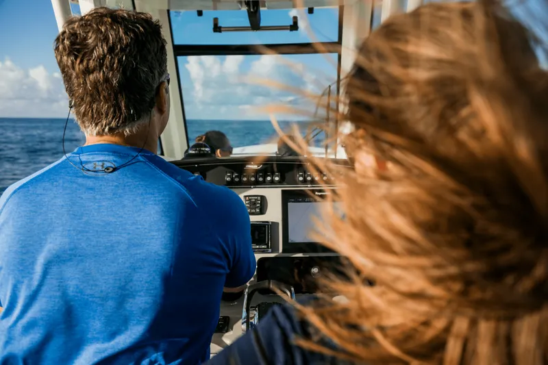 Slide: The Image of Boston Whaler 280 Outrage 2026 - 34