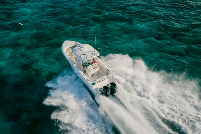 Slide: The Image of Boston Whaler 280 Outrage 2026 - 46