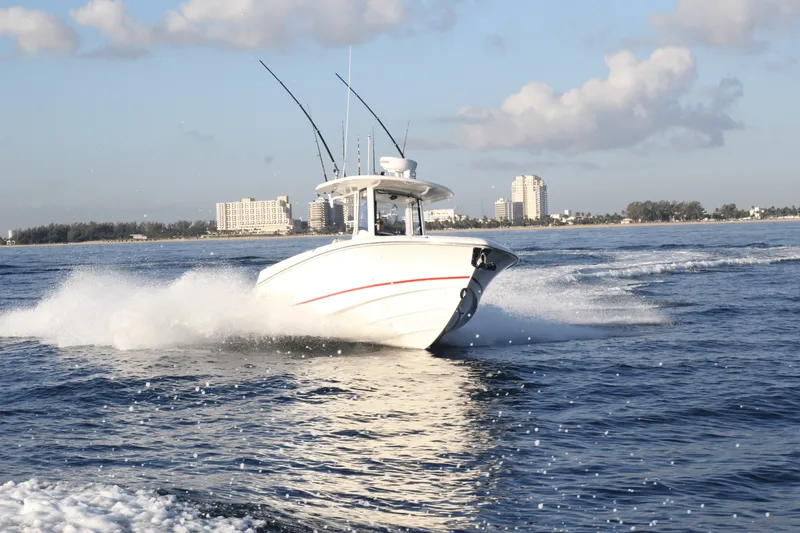 Slide: The Image of Boston Whaler 280 Outrage 2026 - 97