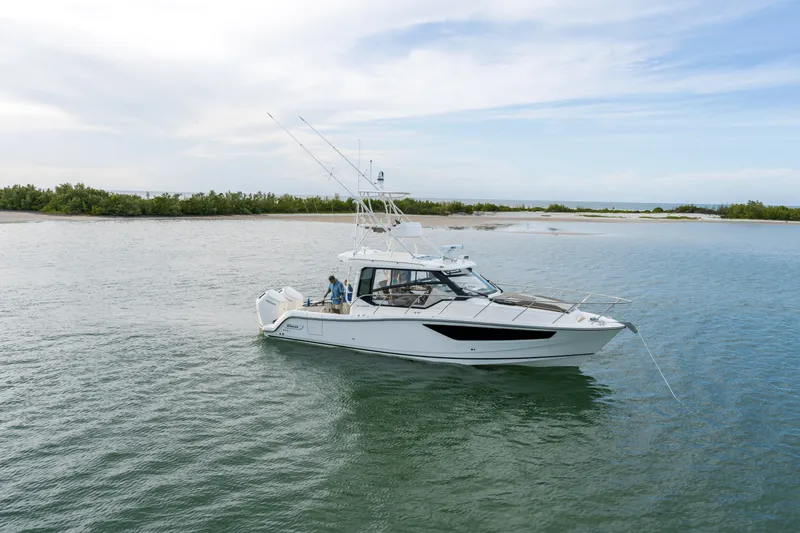 Slide: The Image of Boston Whaler 365 Conquest 2026 - 18