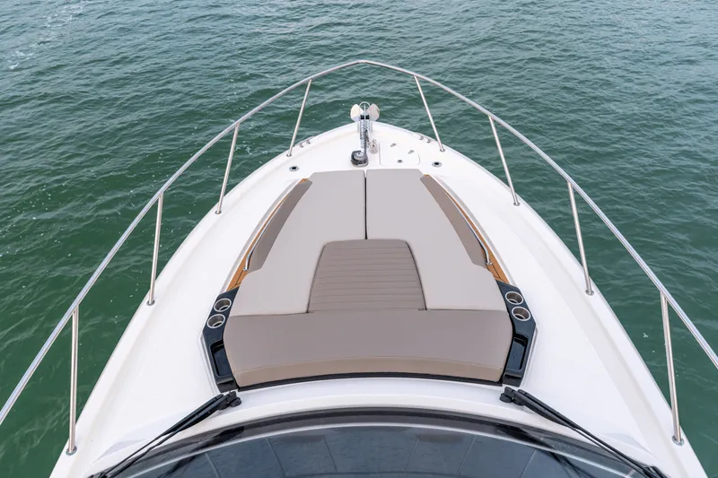 Slide: The Image of Boston Whaler 365 Conquest 2026 - 50