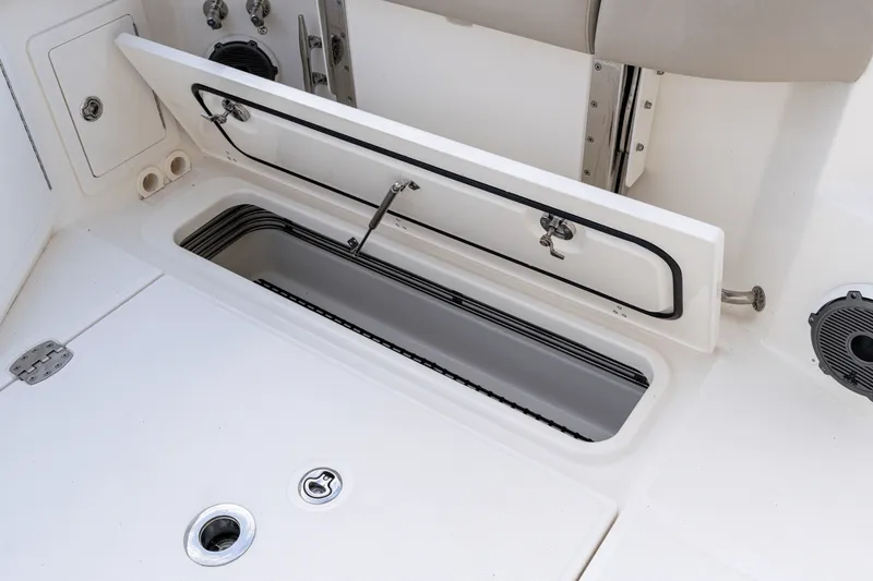 Slide: The Image of Boston Whaler 365 Conquest 2026 - 58