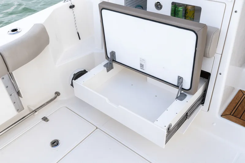 Slide: The Image of Boston Whaler 365 Conquest 2026 - 68