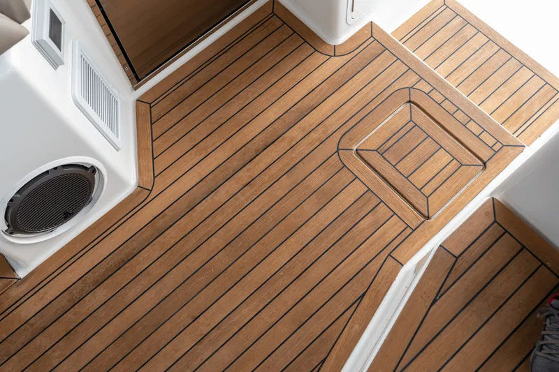 Slide: The Image of Boston Whaler 365 Conquest 2026 - 86