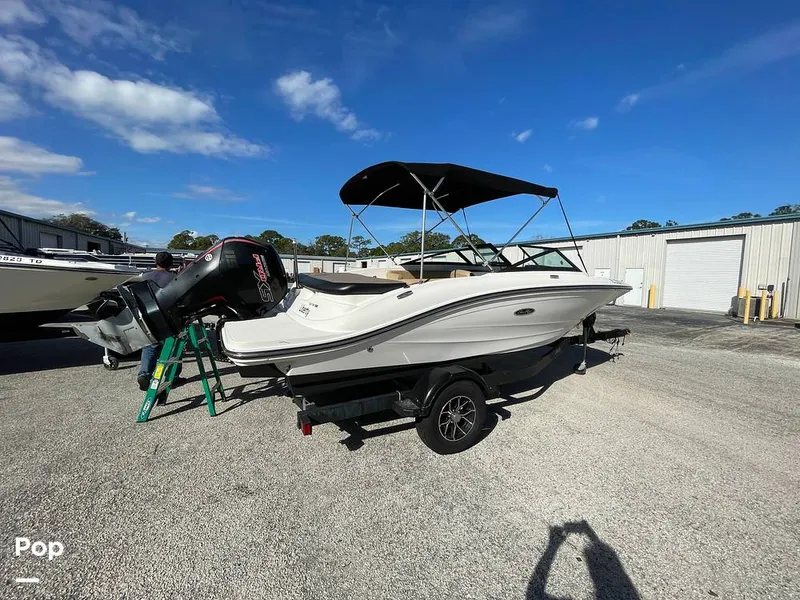 Slide: The Image of Sea Ray SPX 190 2022 - 16192693