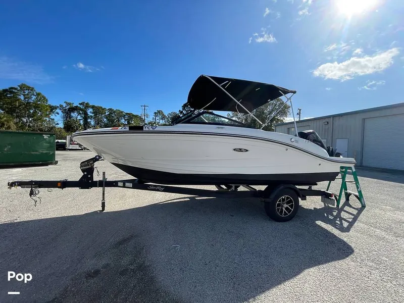 Slide: The Image of Sea Ray SPX 190 2022 - 16192703