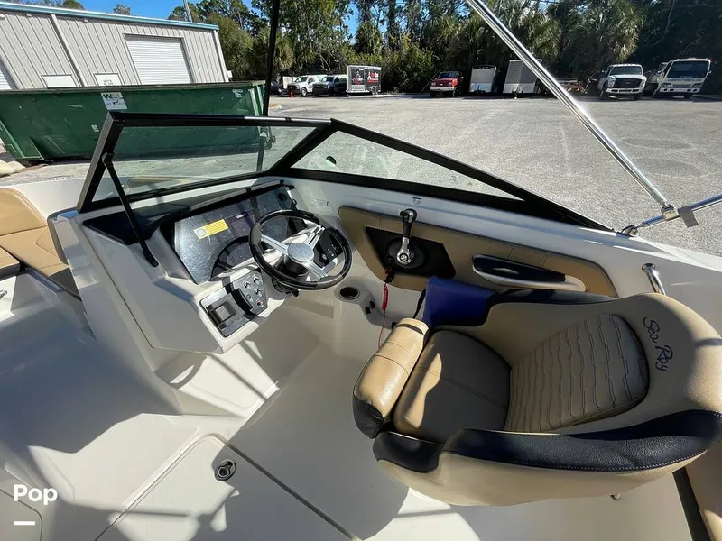 Slide: The Image of Sea Ray SPX 190 2022 - 16192740