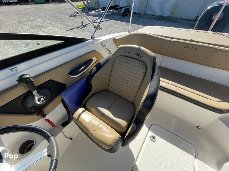 Slide: The Image of Sea Ray SPX 190 2022 - 16192744